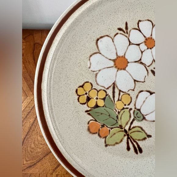 Floral Expressions Summertime Salad Plate, Hearthside Stoneware, Retro Floral - Picture 6 of 6